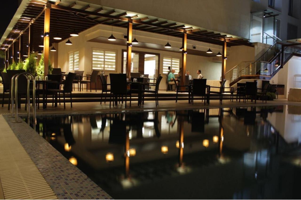 Hotel Grand Rio Nászik Kültér fotó